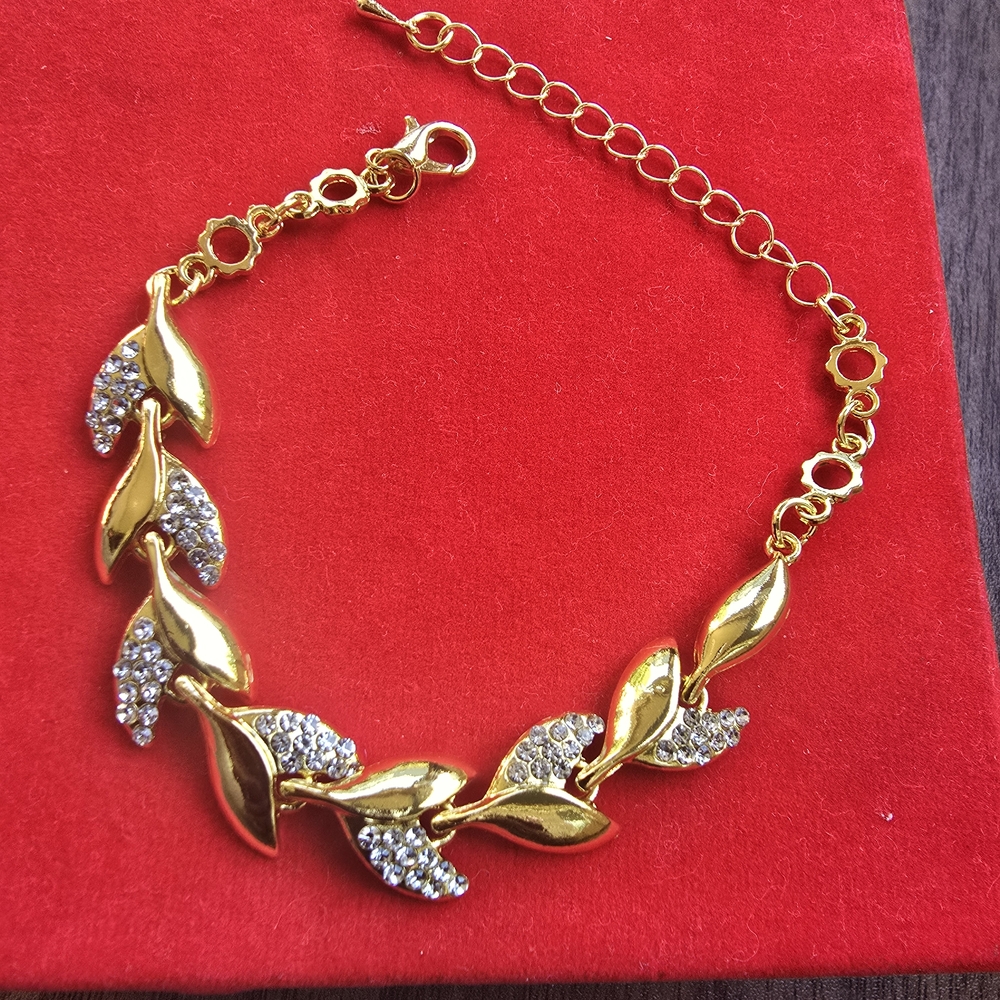 Elegant Gold Leaf Bracelet